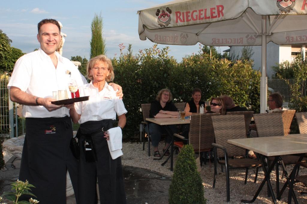 Hotel - Restaurant Hirschen - Werneths Landgasthof Beim Europa- Park Rust ラインハウゼン エクステリア 写真