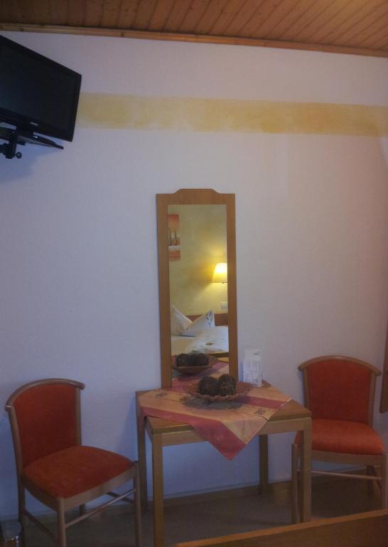 Hotel - Restaurant Hirschen - Werneths Landgasthof Beim Europa- Park Rust ラインハウゼン エクステリア 写真
