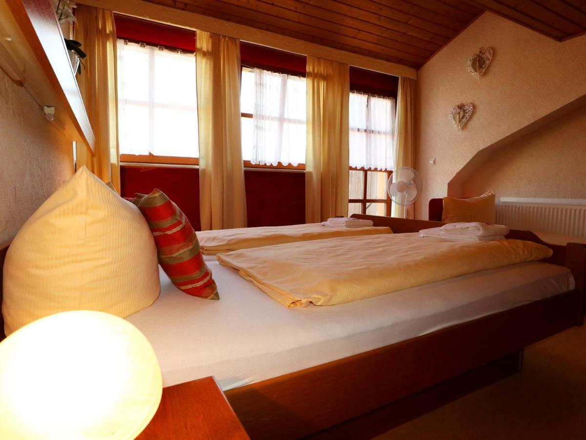 Hotel - Restaurant Hirschen - Werneths Landgasthof Beim Europa- Park Rust ラインハウゼン エクステリア 写真