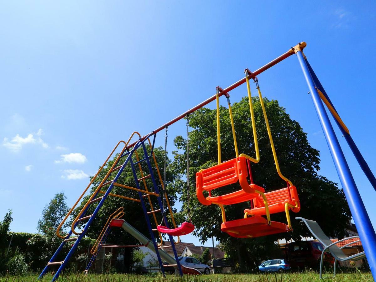 Hotel - Restaurant Hirschen - Werneths Landgasthof Beim Europa- Park Rust ラインハウゼン エクステリア 写真