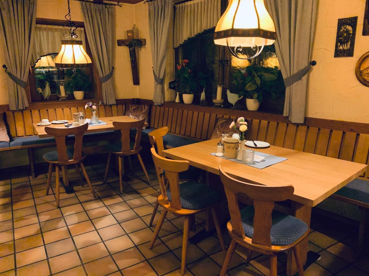 Hotel - Restaurant Hirschen - Werneths Landgasthof Beim Europa- Park Rust ラインハウゼン エクステリア 写真